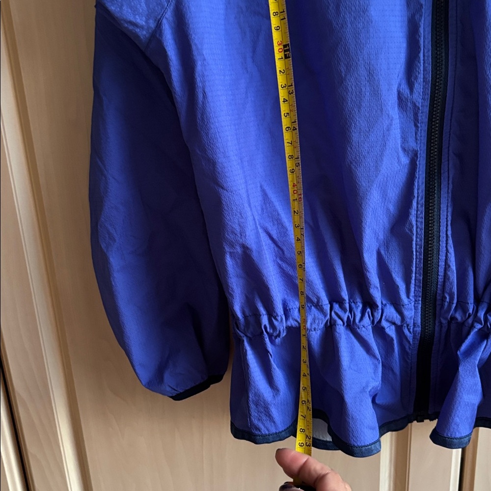 Brooks running wind jacket Activent EUC women’s small - Picture 13 of 14